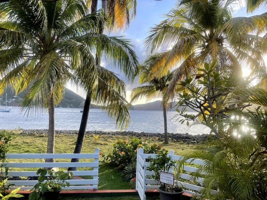 Bungalow Sucrier, Les Pieds Dans L'Eau Terre-De-Haut Exterior photo
