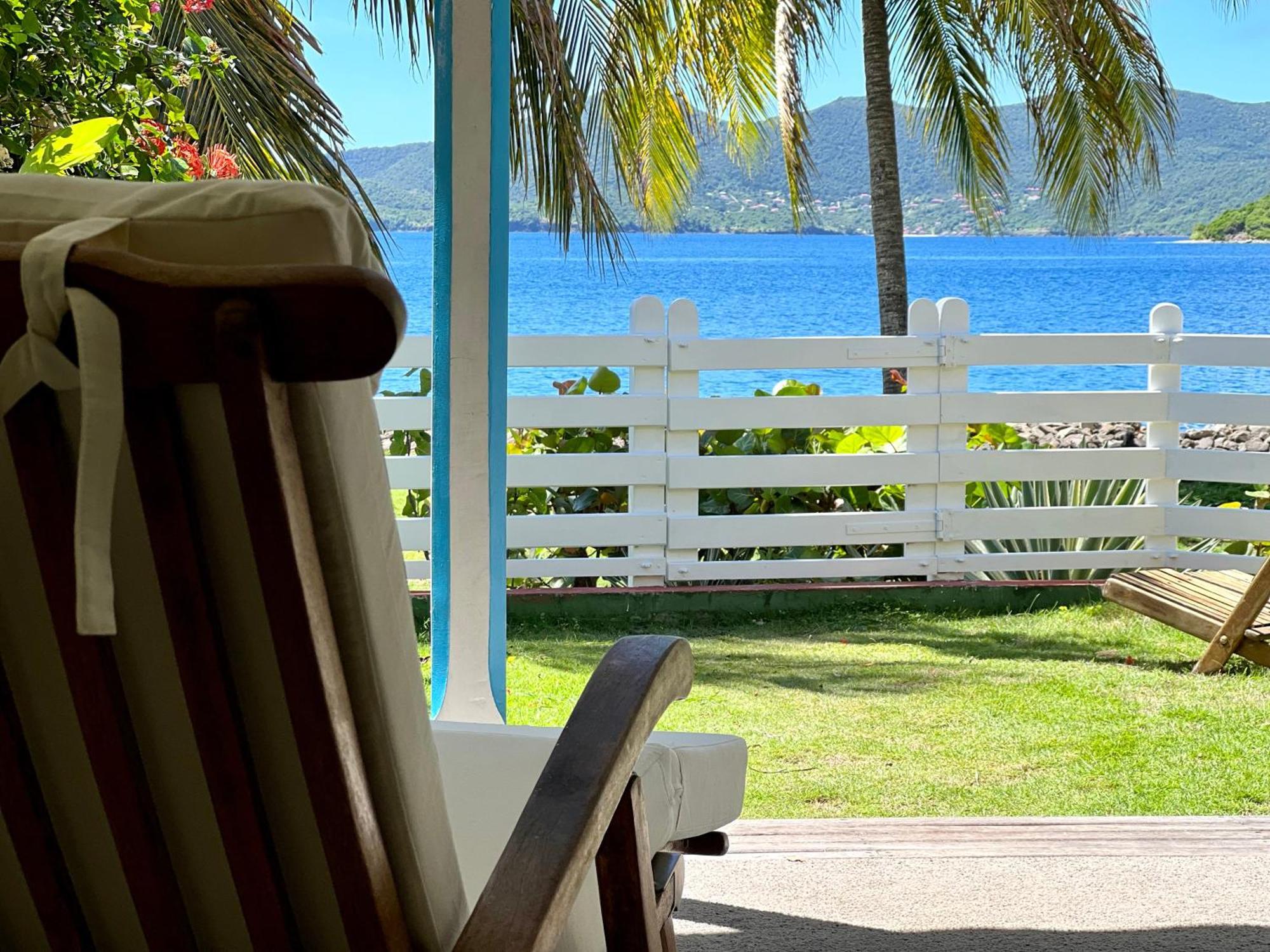Bungalow Sucrier, Les Pieds Dans L'Eau Terre-De-Haut Exterior photo