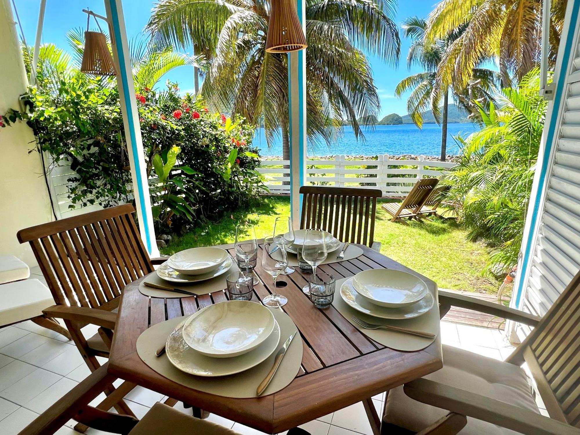 Bungalow Sucrier, Les Pieds Dans L'Eau Terre-De-Haut Exterior photo