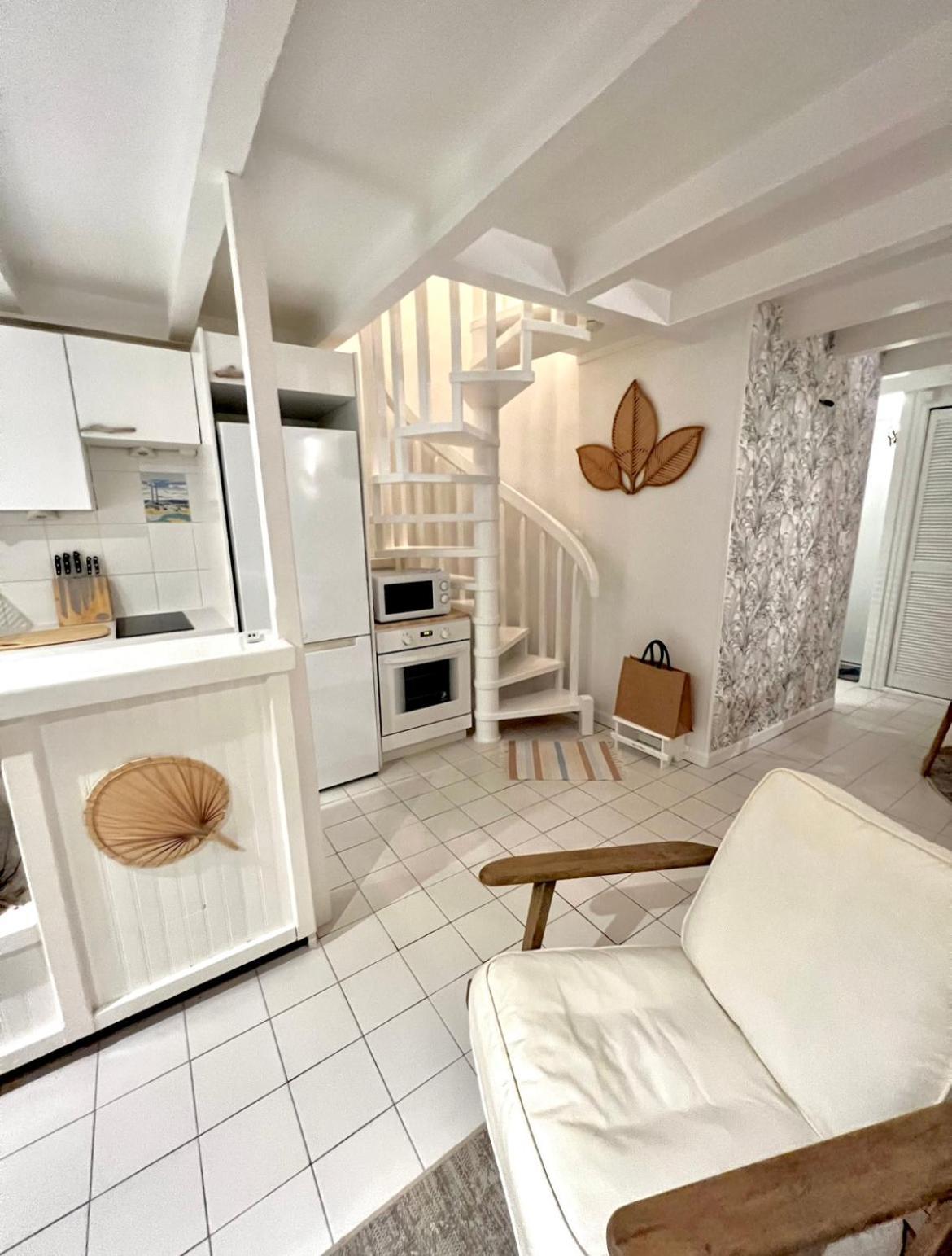 Bungalow Sucrier, Les Pieds Dans L'Eau Terre-De-Haut Exterior photo